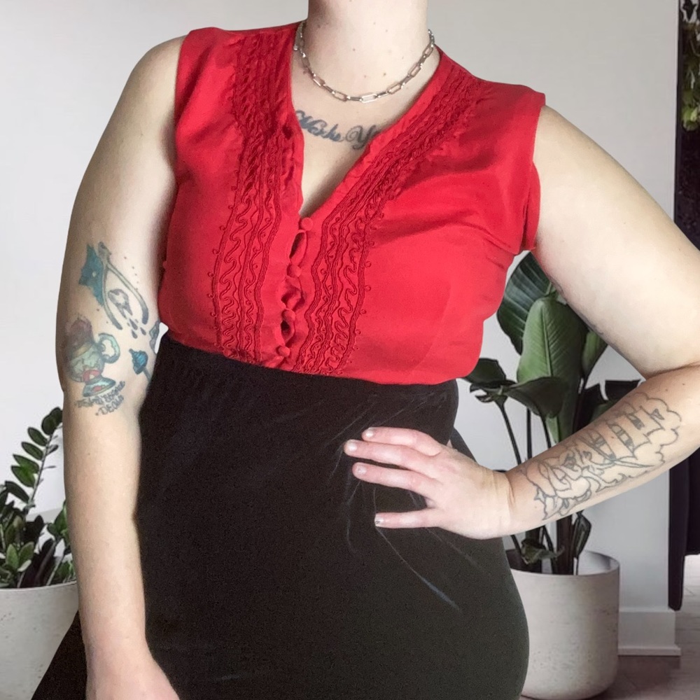 Vintage 90’s Silk Sleeveless Blouse Red Large